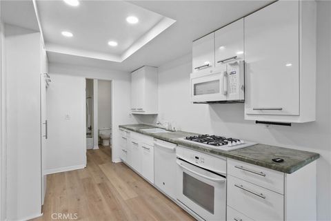 19132 Shoreline 2 Huntington Beach CA 92648