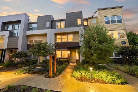 Photo of 1860 Midnight Circle, San Jose, CA 95133 (MLS # ML82041786)