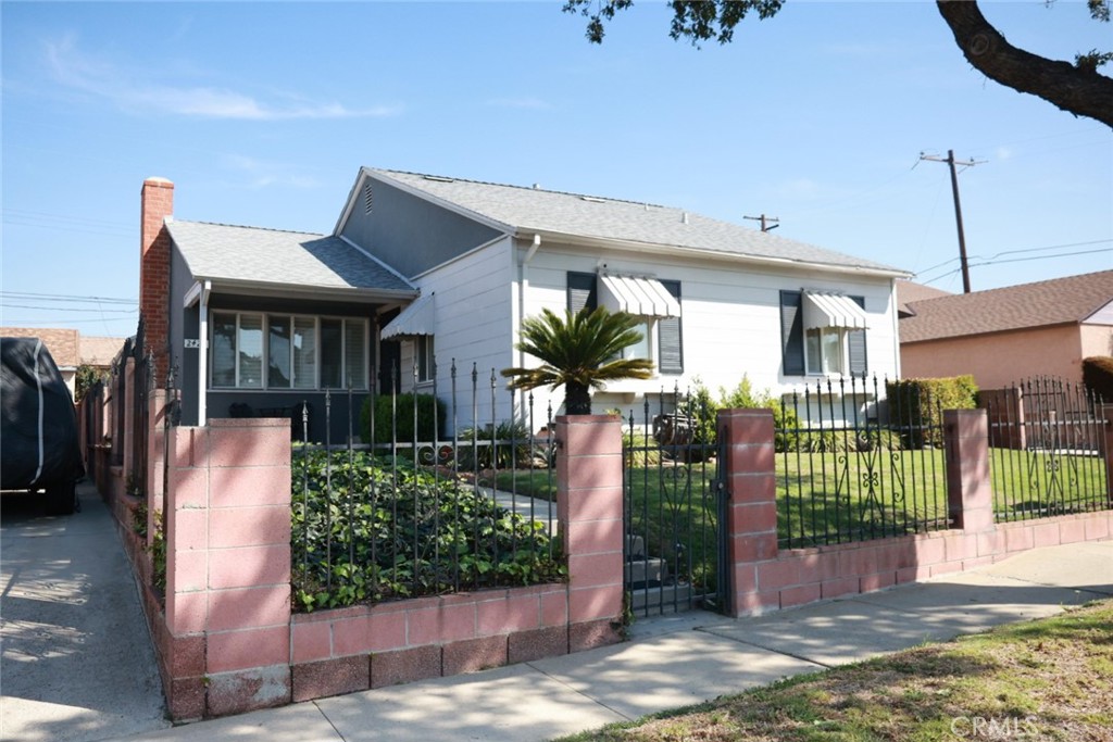 2423 W 118th Street