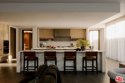 9900 S Santa Monica Boulevard 2F Beverly Hills CA 90212