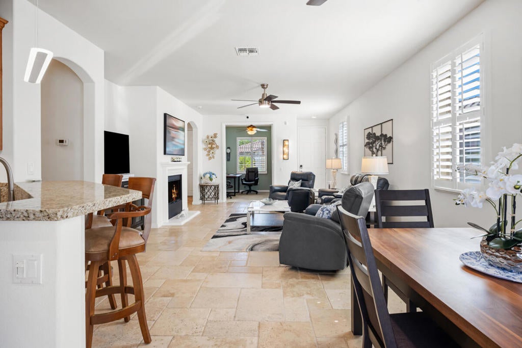 40865 Calle Santa Cruz