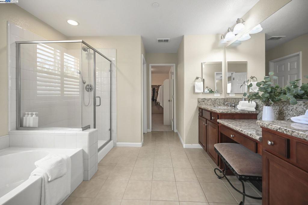 PARADISE VALLEY - Residential