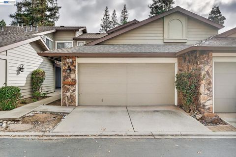Photo of 97 Deer Run Cir Cir, San Jose, CA 95136 (MLS # 41125403)