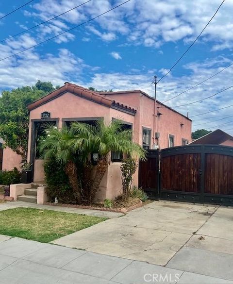 Photo of 5922 Elm Ave, Long Beach, CA 90805 (MLS # MB25225973)