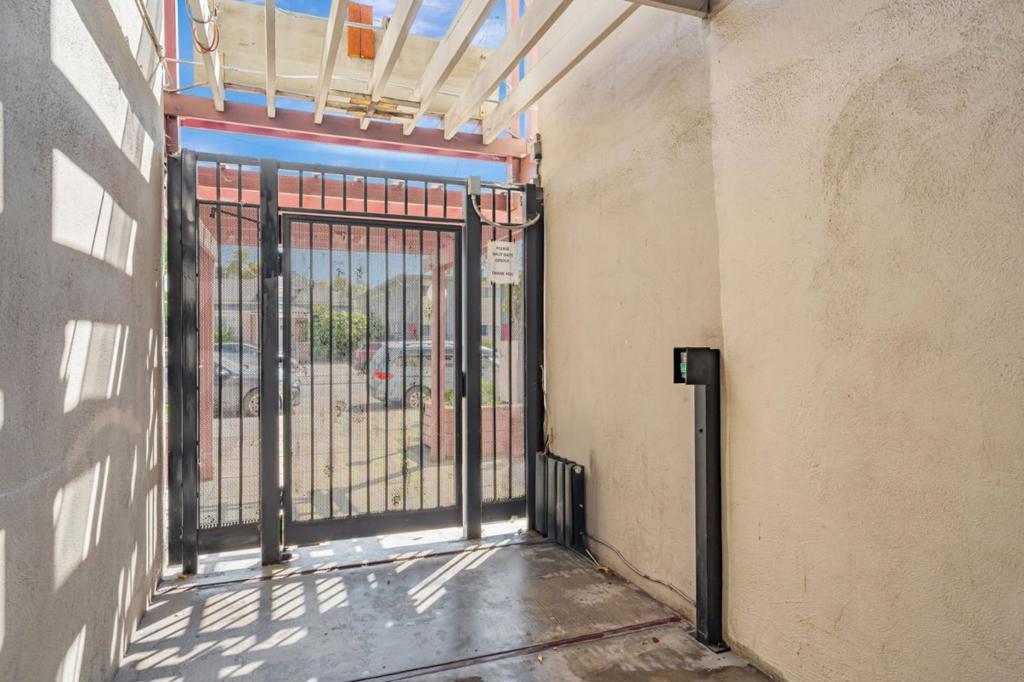 555 S 10th Street