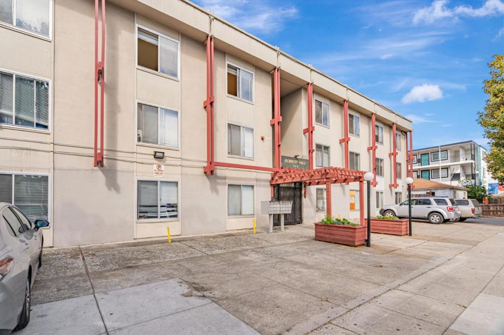 555 S 10th Street
