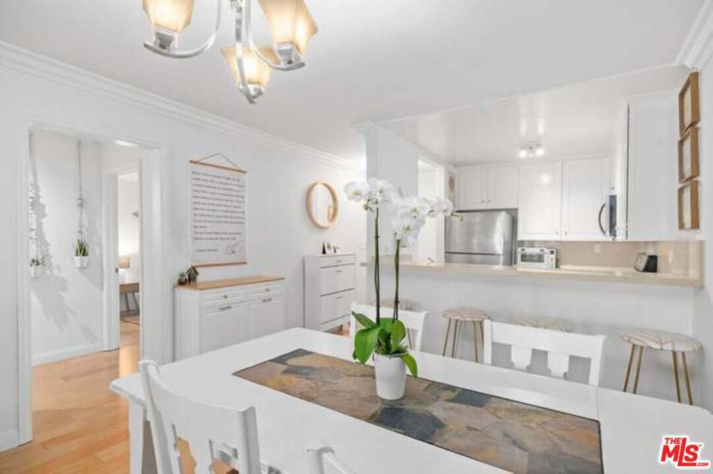 1125 Pico Boulevard 102