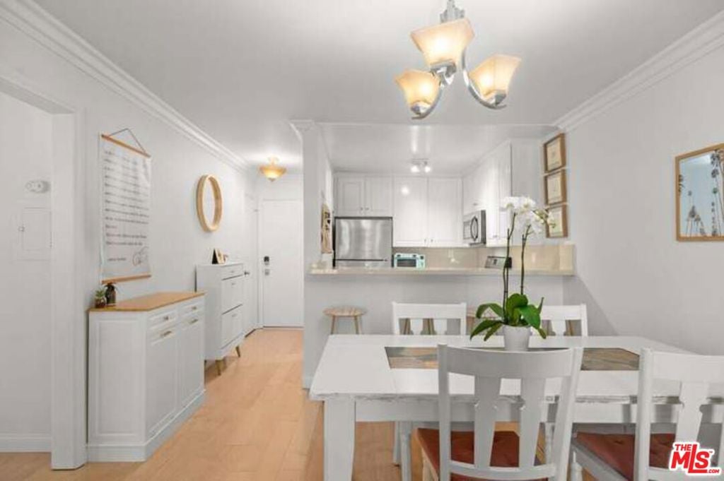 1125 Pico Boulevard 102