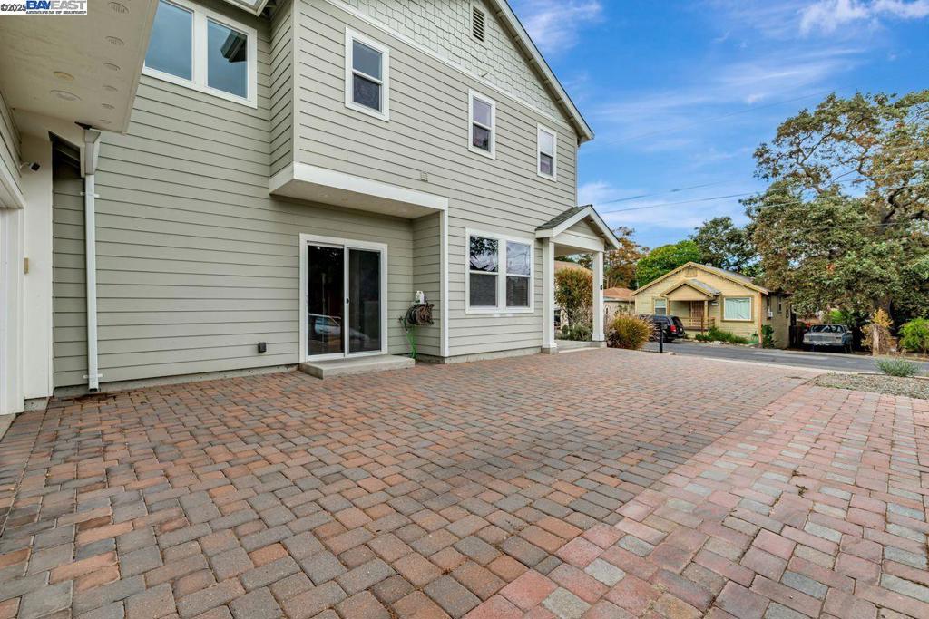 OLD MARTINEZ - Residential