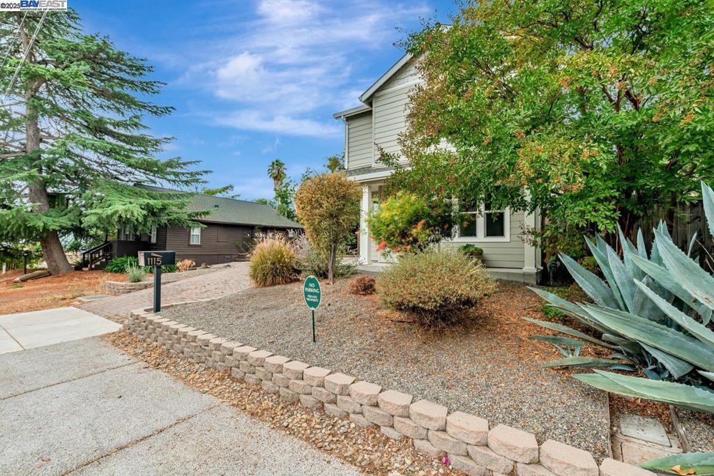 OLD MARTINEZ - Residential