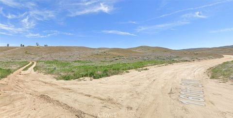Photo of 15000 San Francisquito Road, Fairmont, CA 93536 (MLS # HD26002580)
