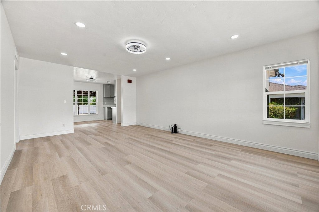 109 La Mesa