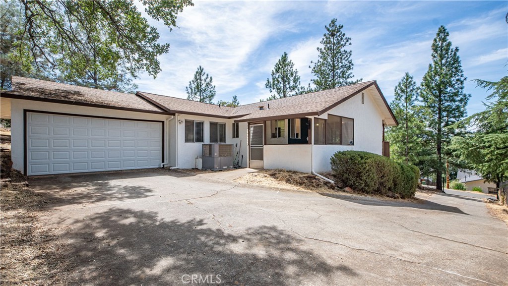 17372 Meadow View Drive