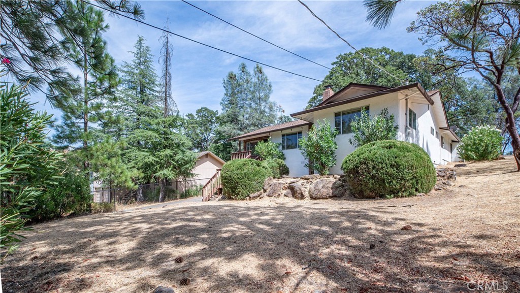 17372 Meadow View Drive