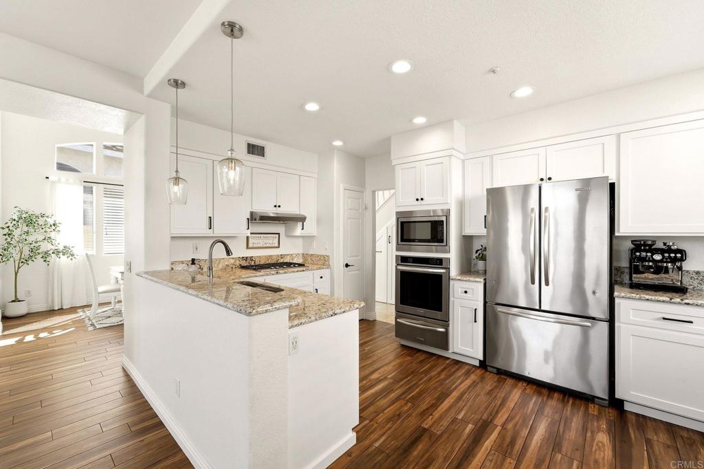 2467 Rock View
