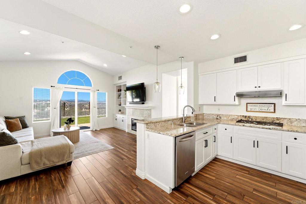 2467 Rock View