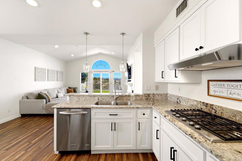 2467 Rock View