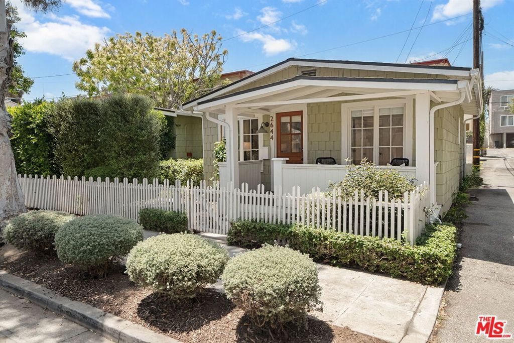 Photo of 2644 5th Street, Santa Monica, CA 90405 (MLS # 25600887)