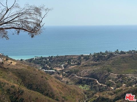 Photo of 2677 Rambla Pacifico St, Malibu, CA 90265 (MLS # 25593309) Photo of 2677 Rambla Pacifico St, Malibu, CA 90265 (MLS # 25593309)