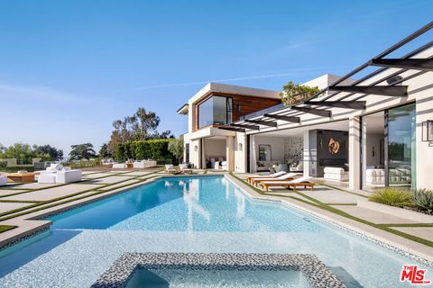 Photo of 816 Glenmere Way, Los Angeles, CA 90049 (MLS # 25544437)