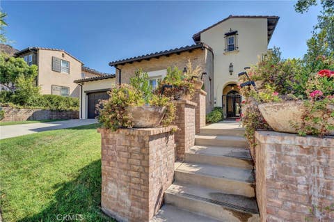 Photo of 510 E. Viewcrest, Azusa, CA 91702 (MLS # AR26179230)