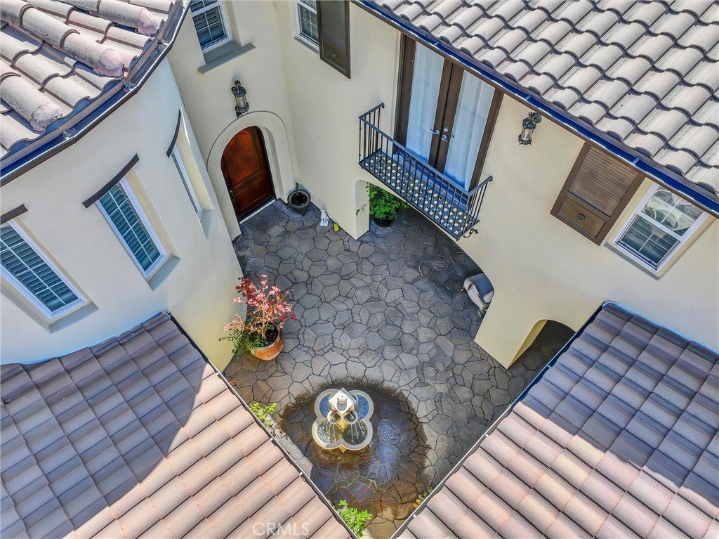 510 E. Viewcrest