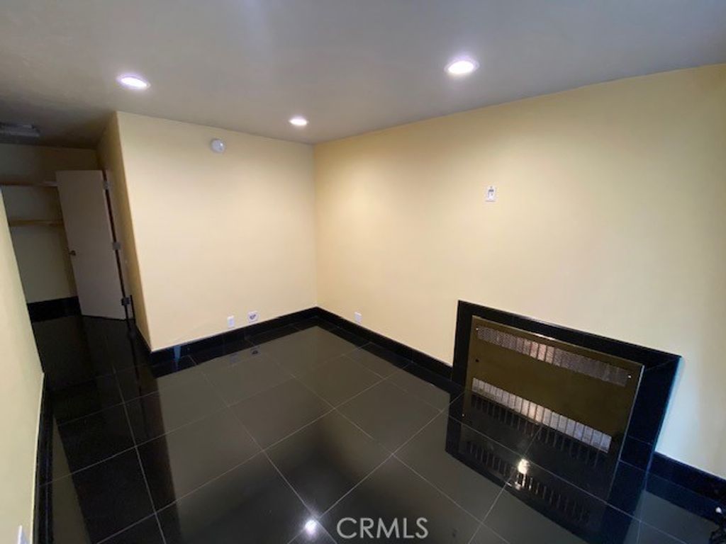 Photo of 1333 S Beverly Glen Blvd #108, Los Angeles, CA 90024 (MLS # SR26021704)