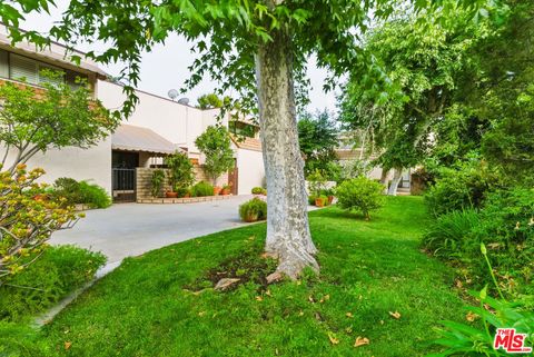 Photo of 5243 Yarmouth Avenue #31, Encino, CA 91316 (MLS # 26834899)