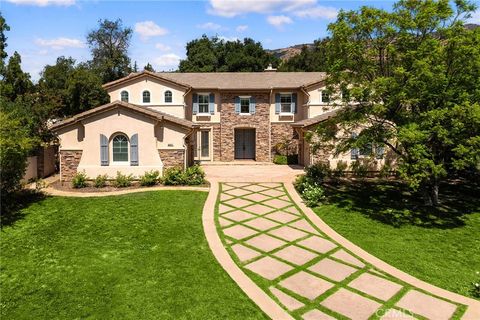 Photo of 2271 Redwood Drive, Glendora, CA 91741 (MLS # WS25158843)