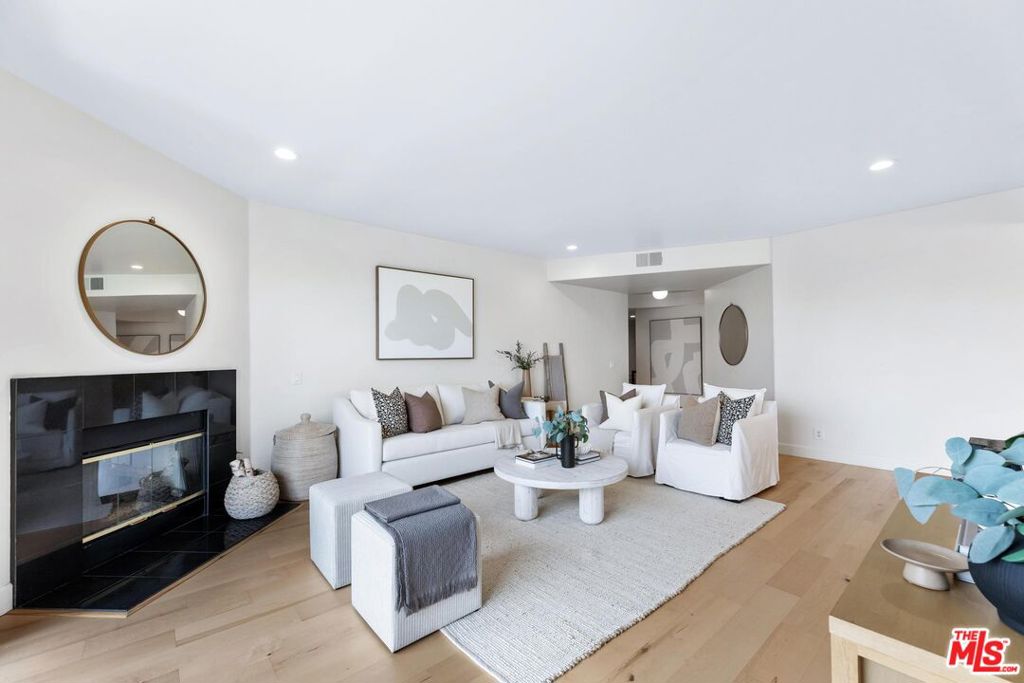 9880 Vidor Drive 104