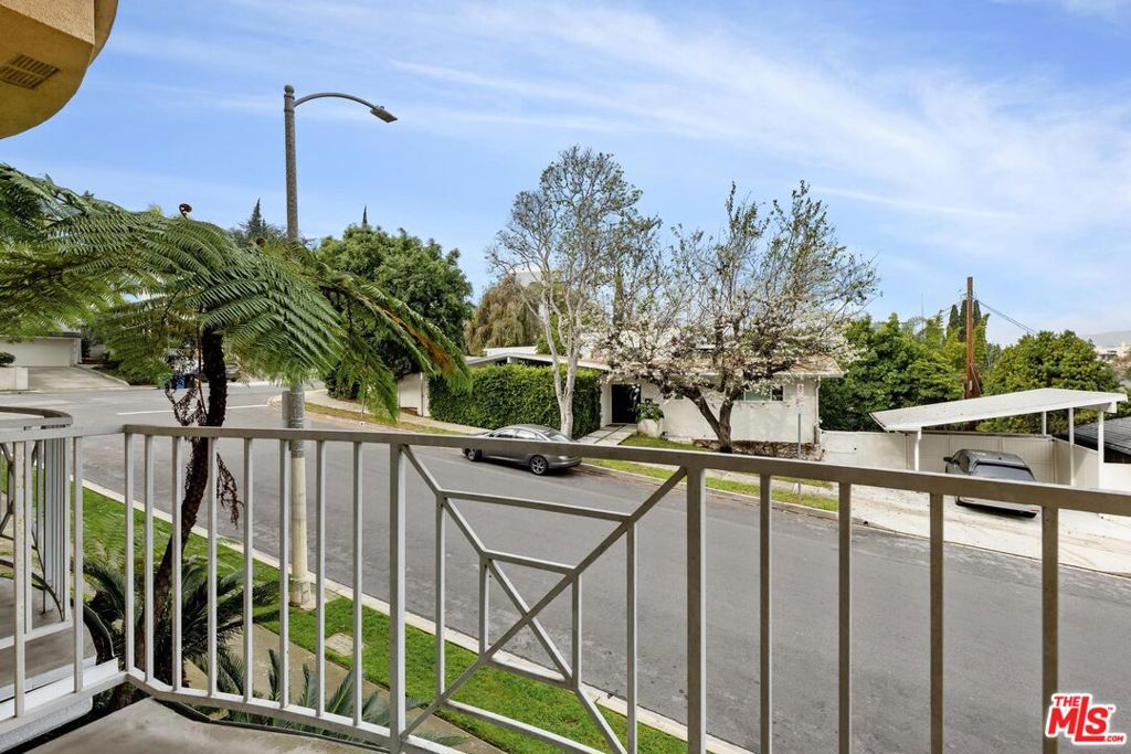 9880 Vidor Drive 104