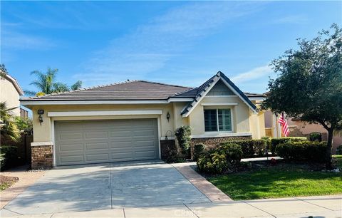 Photo of 26559 Chamomile St, Murrieta, CA 92562 (MLS # SW26077776)