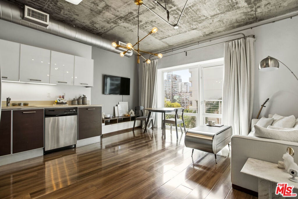 645 W 9th Street