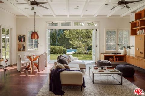 Photo of 5128 Oakwood Avenue, La Canada Flintridge, CA 91011 (MLS # 26753493)