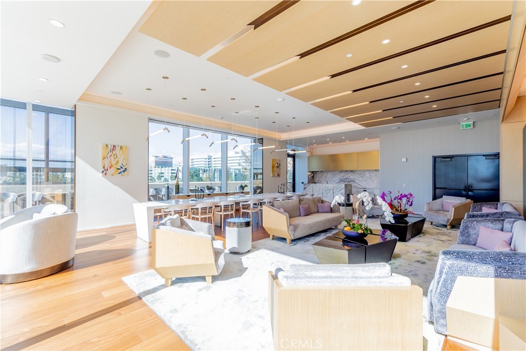 889 Francisco Street 2901