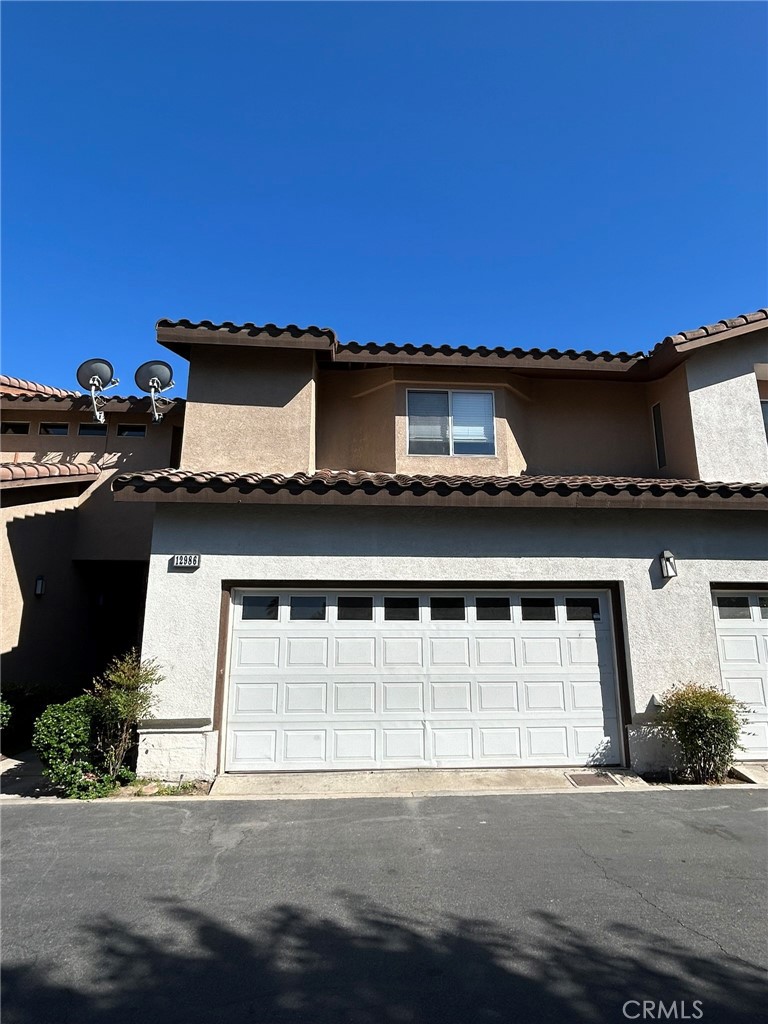 TOWNHOUSE FOR LEASE FEATURES 2 STORY, 2BEDROOMS, 2.5 BATHROOMS, 2 CAR GARAGE, 1300 SQFT OF LIVING SPACE, TILE, VINYL FLOORING, PATIO, WASHER, DRYER, & REFRIGERATOR ARE INCLUDED, CENTRAL AC, FORCED HEATING, CEILING FAN, DISHWASHER, MICROWAVE, LAUNDRY HOOK UP IN GARAGE, POOL & SPA