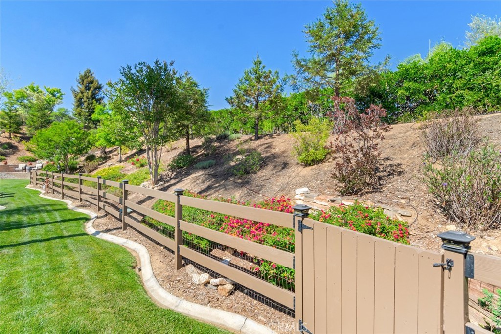 13165 Maplewood