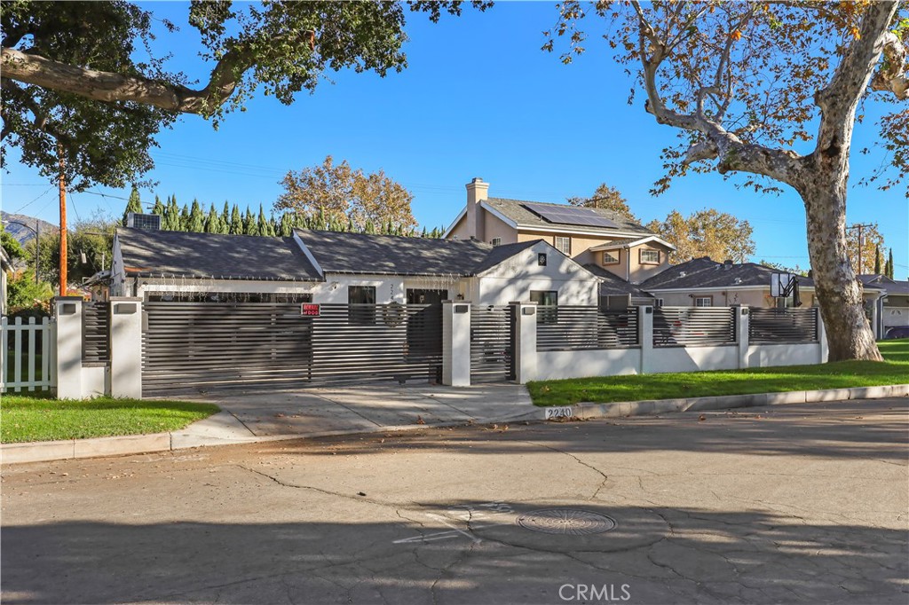 2240 N Parish