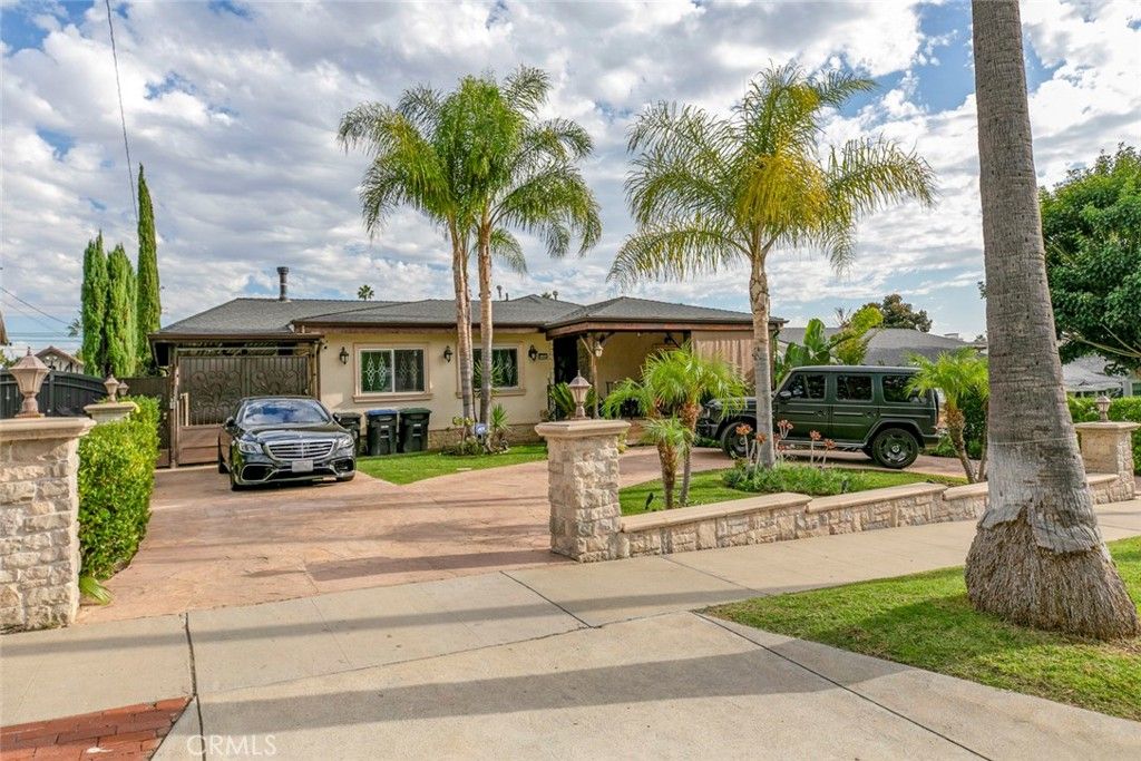 Photo of 1456 Western Avenue, Glendale, CA 91201 (MLS # GD25241341)