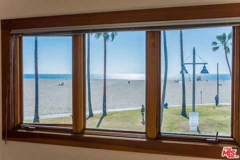 Photo of 8 Brooks Avenue #11, Venice, CA 90291 (MLS # 26829925)