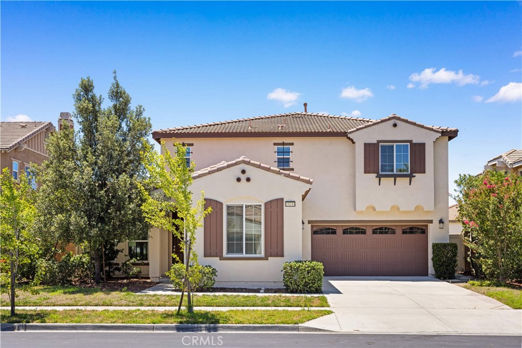 This home is conveniently located in a Gated Community with paid off solar!! Beautiful 5-Bedroom, 3-Bathroom Home in a Gated Community
Welcome to this spacious and well-maintained 5-bedroom, 3-bathroom home located in a secure gated community. This lovely neighborhood offers excellent amenities including a swimming pool, recreation area, and BBQ area—perfect for family fun and entertaining guests.
Situated in a top-rated school district, this home is ideal for families looking for quality education and a safe, friendly environment. Don’t miss this opportunity to live in a vibrant and convenient community!