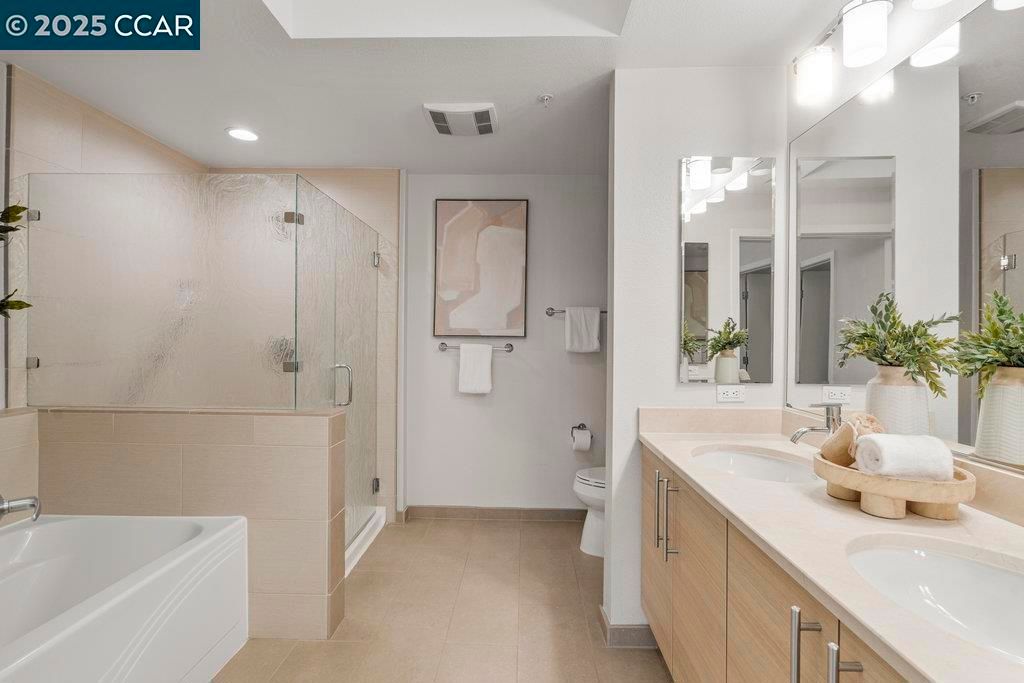listing image 130729904054857395110
