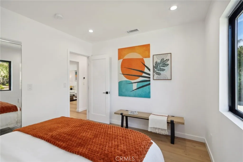 Tarzana, California 91356, United States, 3 Bedrooms Bedrooms, ,2 BathroomsBathrooms,Residential,Active,80743