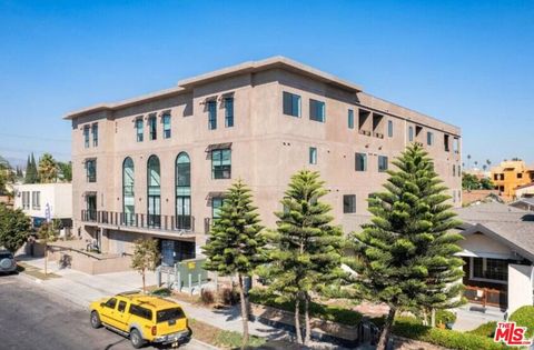 Photo of 552 N Hobart Boulevard #316, Los Angeles, CA 90004 (MLS # 26756439)