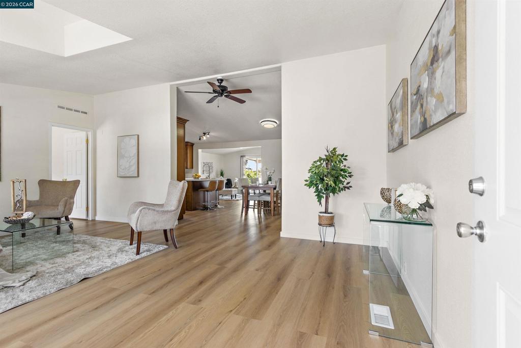 2803 Minta Ln