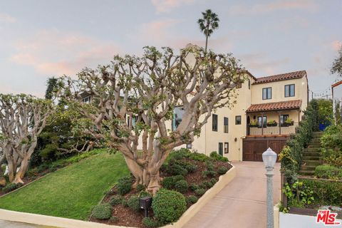 Photo of 254 Rees Street, Playa Del Rey, CA 90293 (MLS # 26640537)