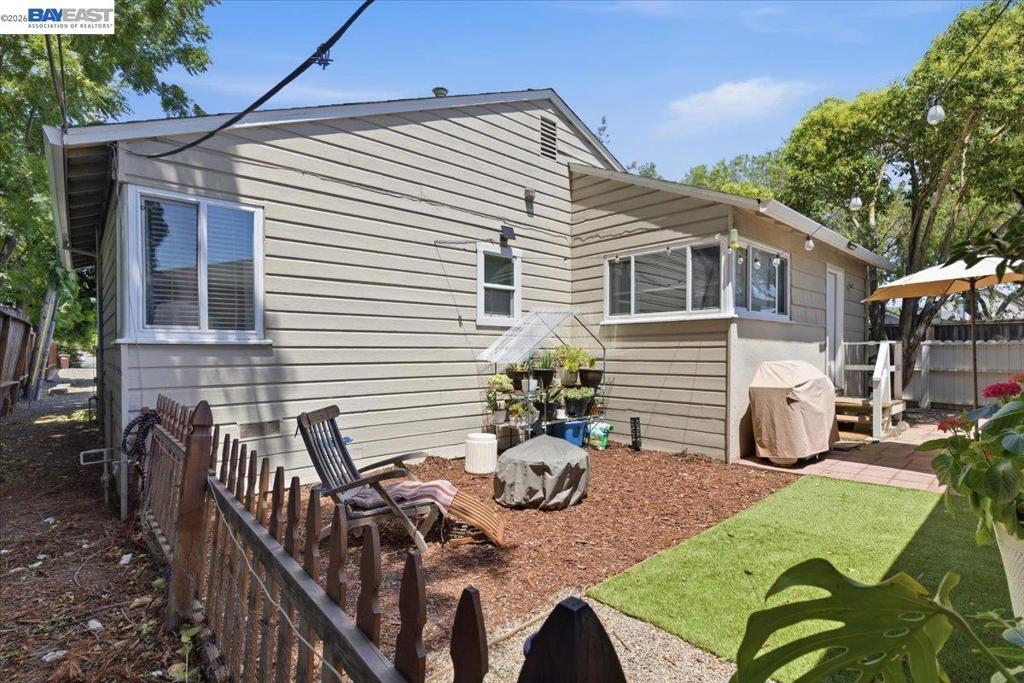 882 W Tennyson Rd