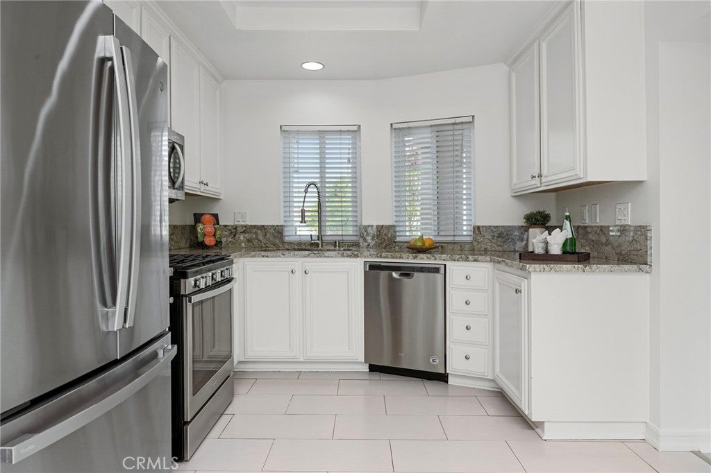 35 Del Perlatto, Irvine CA 92614 - Photo 11