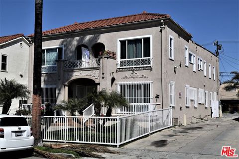 Photo of 1406 2nd Avenue, Los Angeles, CA 90019 (MLS # 26698257)
