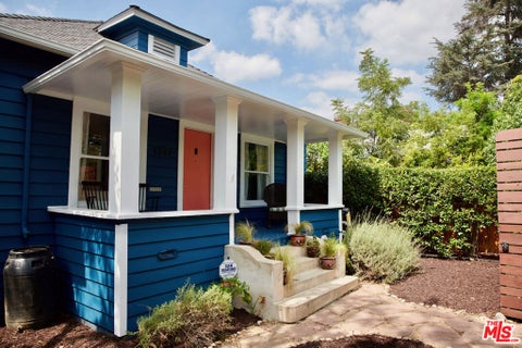 Photo of 1247 N Hoover Street, Los Angeles, CA 90029 (MLS # 26994201)